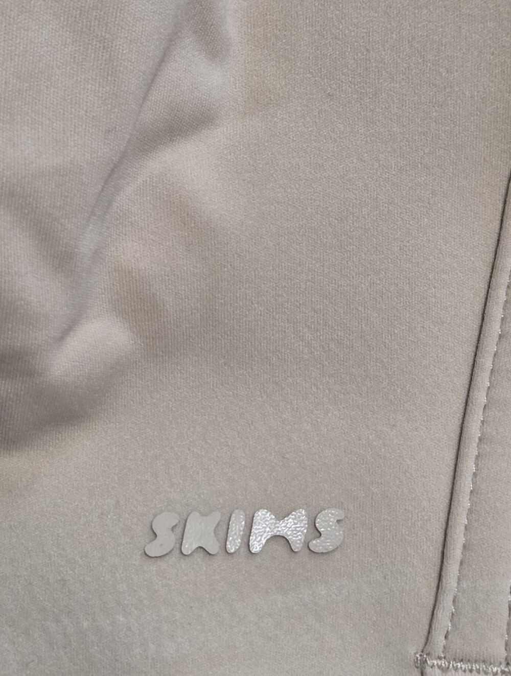 Skims Naked Bandeau Bra Clay Tan Medium NWOT - Picture 4 of 4